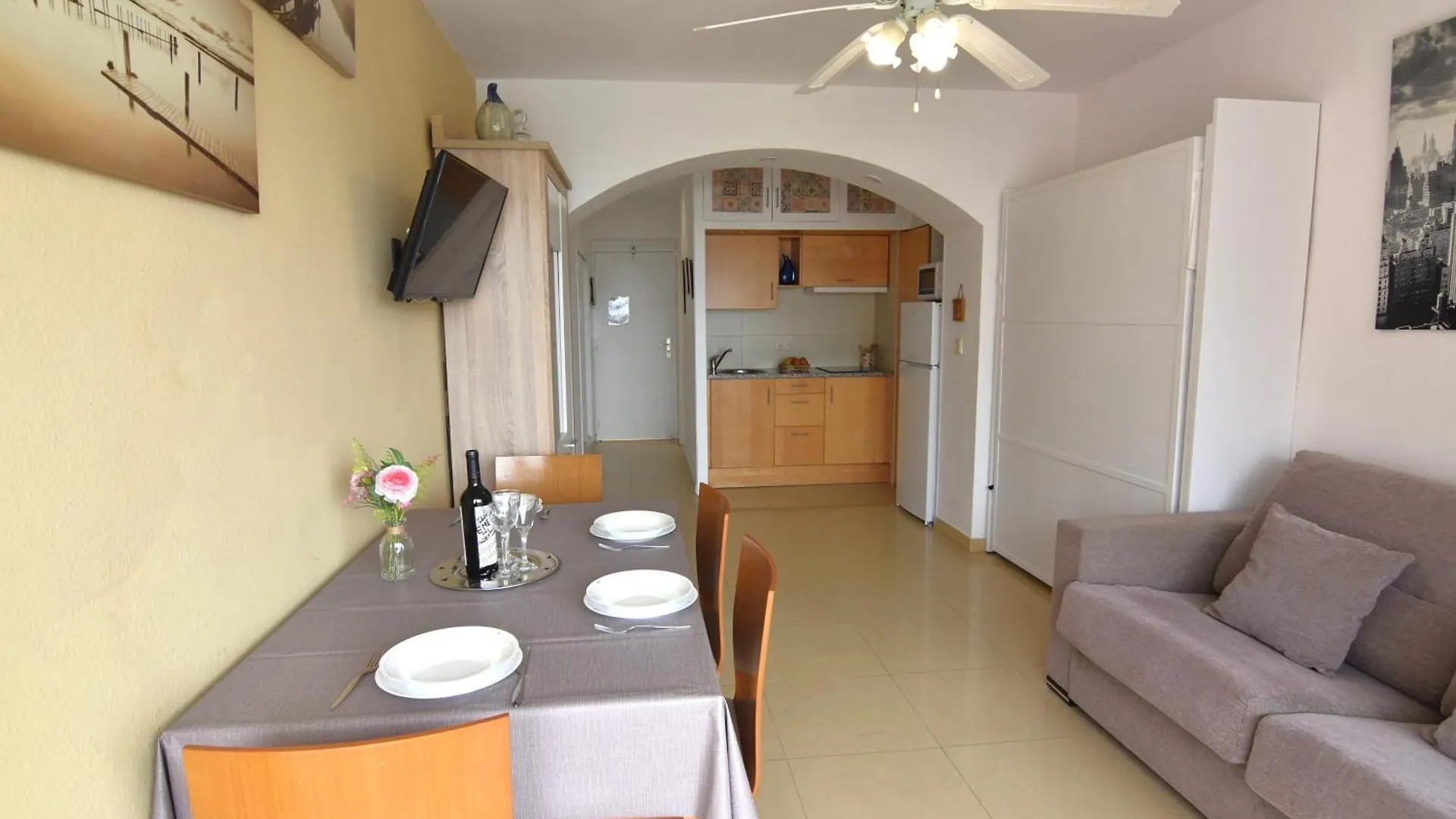 Rnet - 600 Xaloc 04-32 A Appartement Roses 0*,